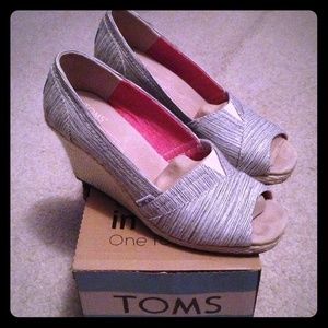 TOMS Wedges Sz 7.5